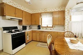 4th image of 1222 Vassar Dr