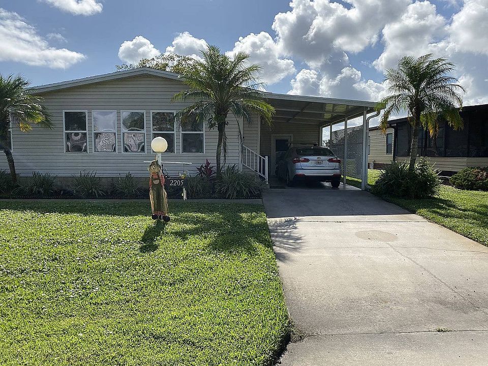 1st image of 2205 E Lakeview Dr