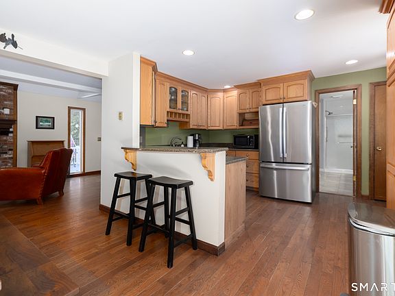 2nd image of 37 Davis Road