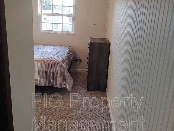 5th image of 707 W Race St #3