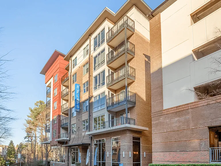The Flats Exchange on Erwin Apartments — Photo 11