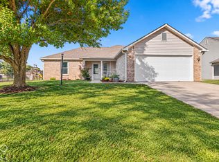 868 Quarterhorse Run, Bargersville, IN 46106