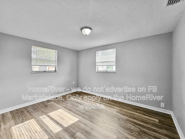 7832 Eugene Dr — Photo 12