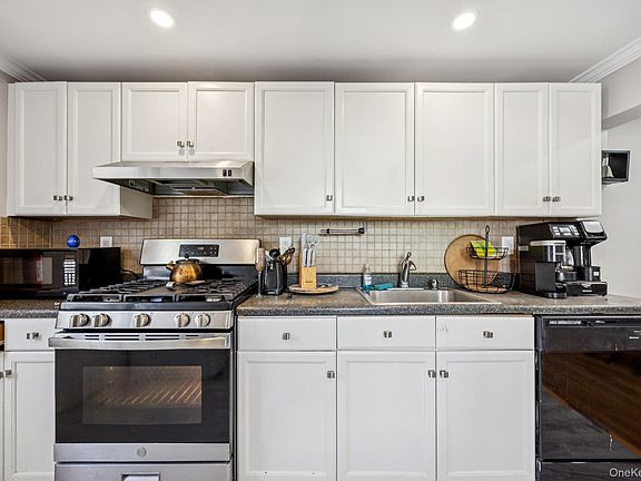 5th image of 86 Brookside Avenue