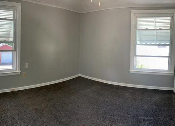 4th image of 22090 S Lake Shore Blvd