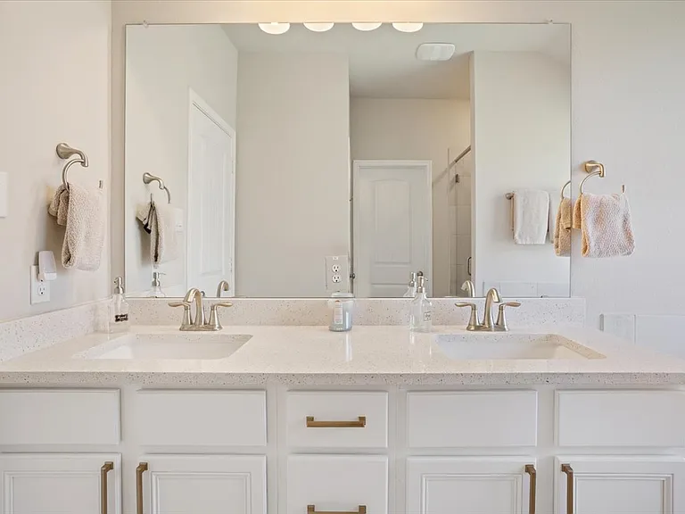 5737 Saint Charles Dr — Photo 14