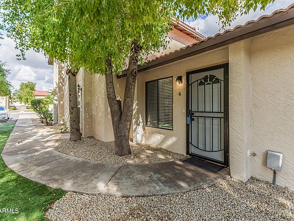 4th image of 2437 E TRACY Lane #4