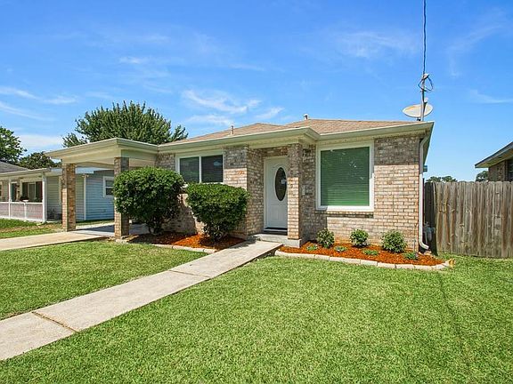 3rd image of 8009 Versailles Ave