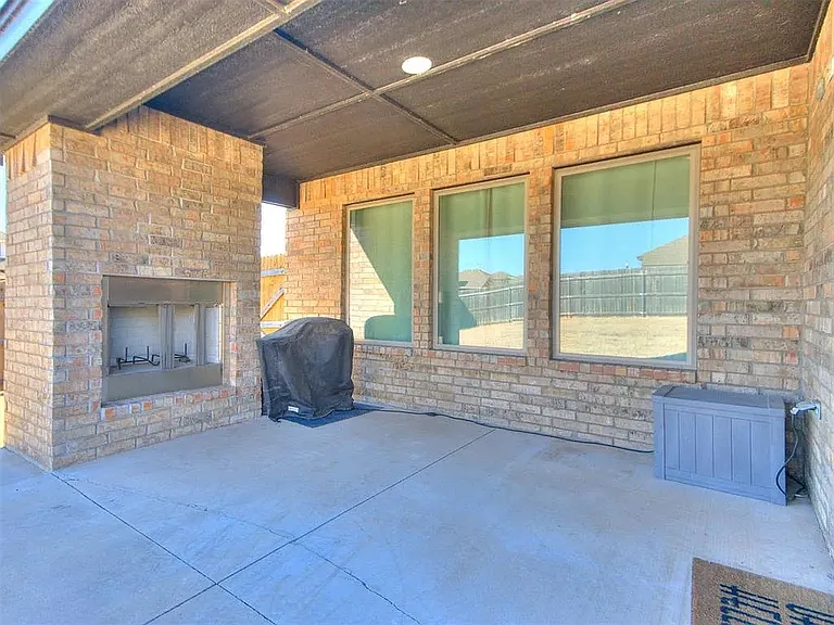 3301 NW 159th Ter — Photo 14