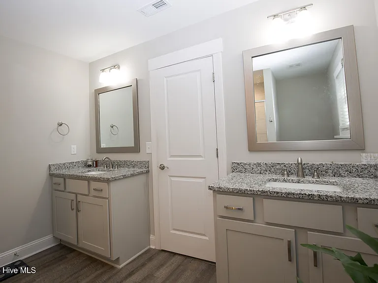 643 Lilac Ln — Photo 25