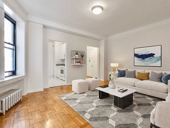 3rd image of 55 W 55th St APT 3A