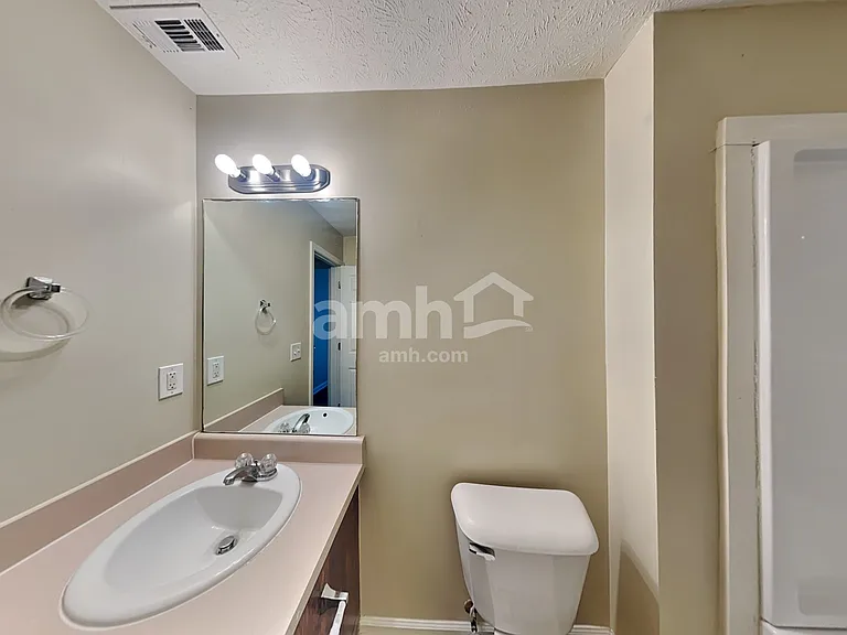 1509 Locomotive Dr NE — Photo 22