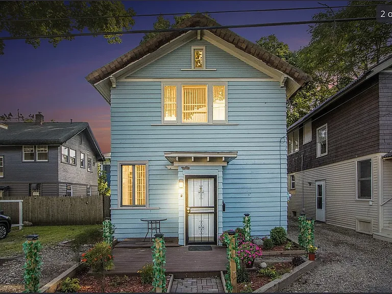 Burnham Dr — Photo 1