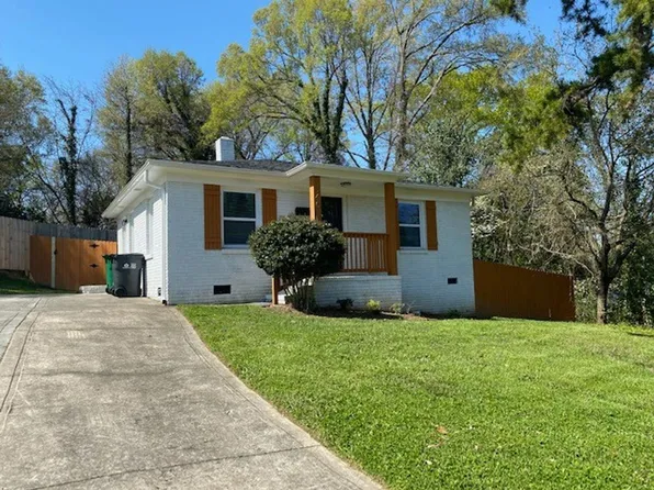 140 Mattoon St, Charlotte, NC 28216