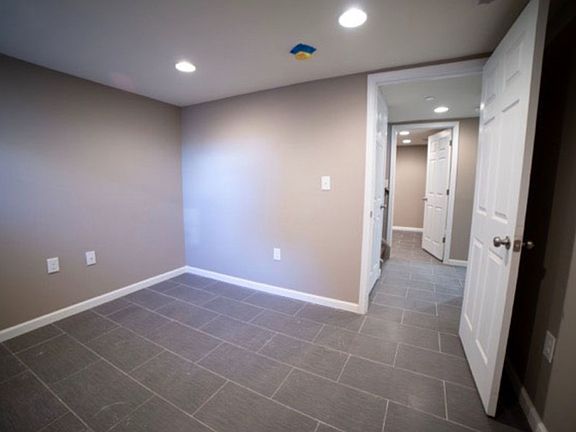 2nd image of 1631 W Diamond St #1F