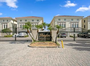 1040 Paseo Del Rio NE, Saint Petersburg, FL 33702