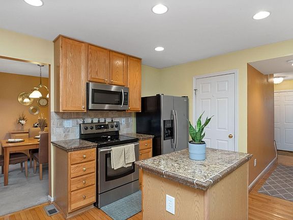 4th image of 6680 Autumn Glen Dr