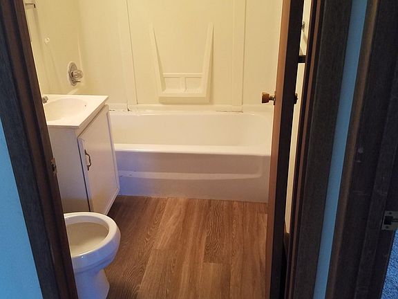 5th image of 102 Cedar Dr #13