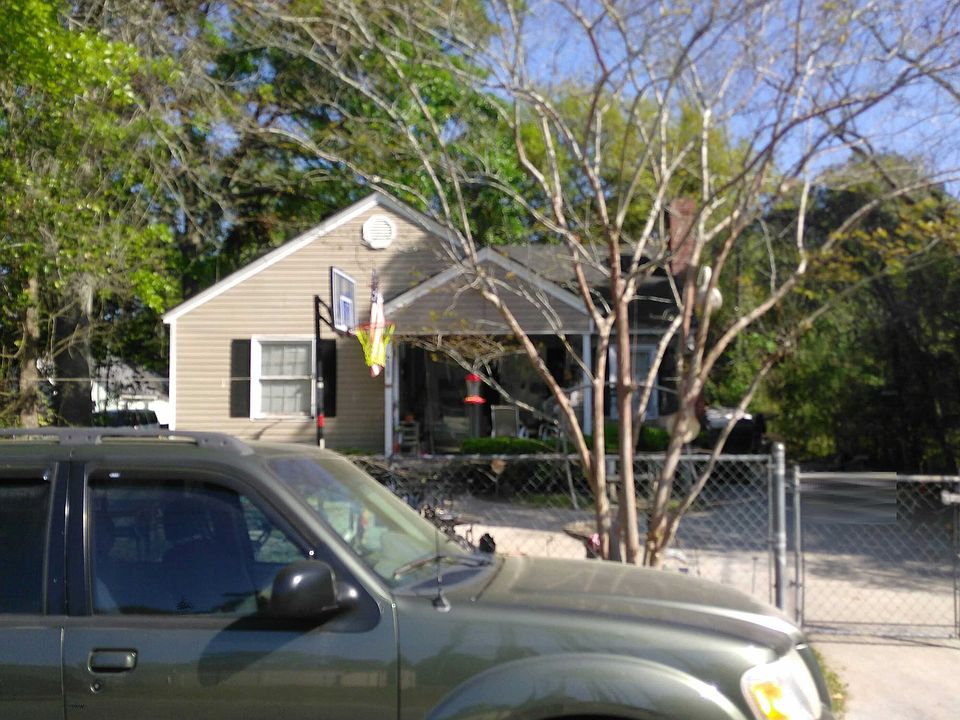 1st image of 211 11th Ave SE