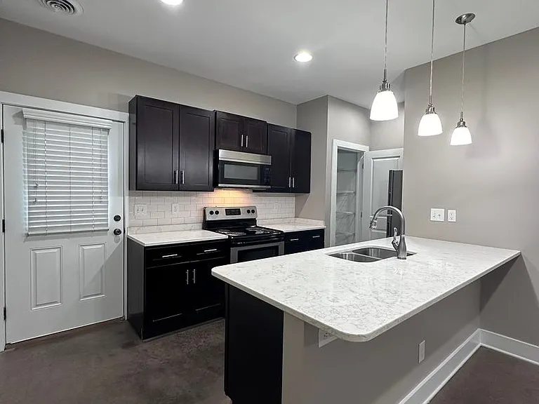 425 Sutherland View Way — Photo 13