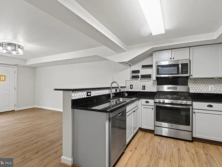 1461 N Van Dorn St #A — Photo 13