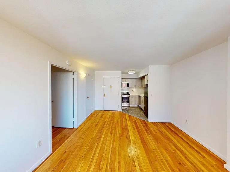 121 Reade St #9N — Photo 5