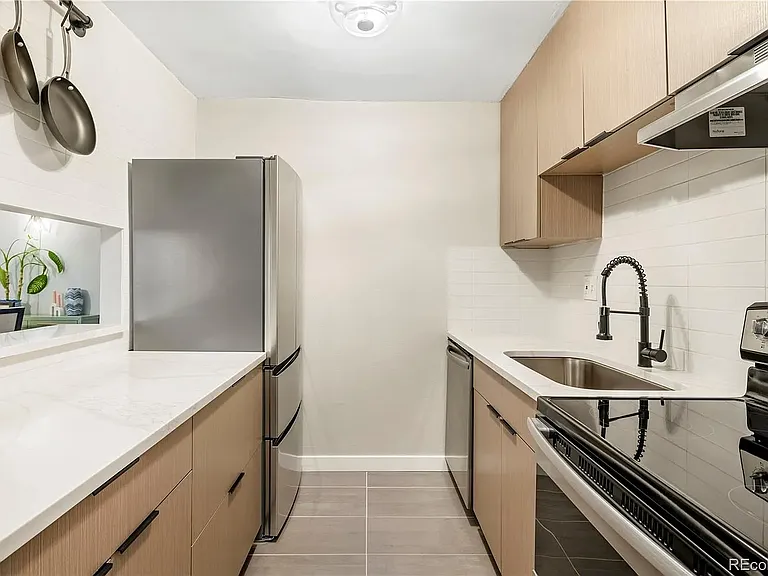 2 Adams St #108 — Photo 9