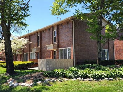 32703 Five Mile Rd, Livonia, MI, 48154