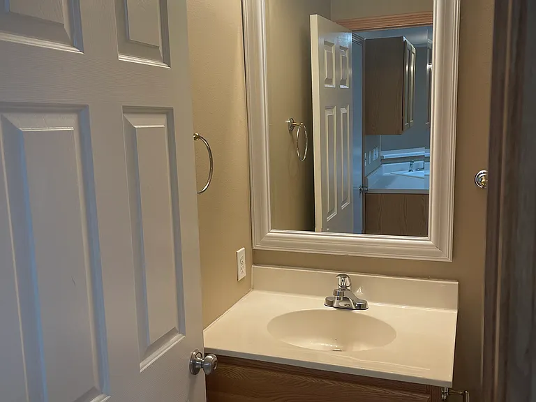 811 Burr Oaks Dr #502 — Photo 9
