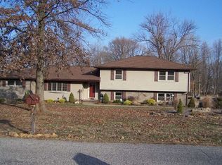 8600 Locust Ln, Newburgh, IN 47630