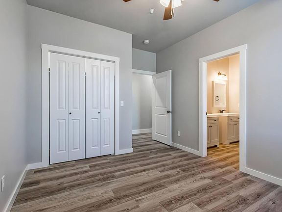 5th image of 219 W Symmes St #100