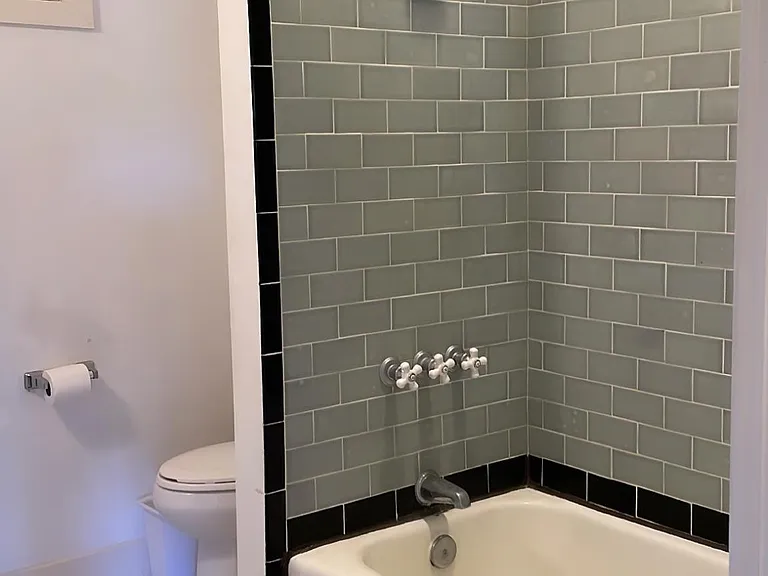 846 Laguna Ave — Photo 13