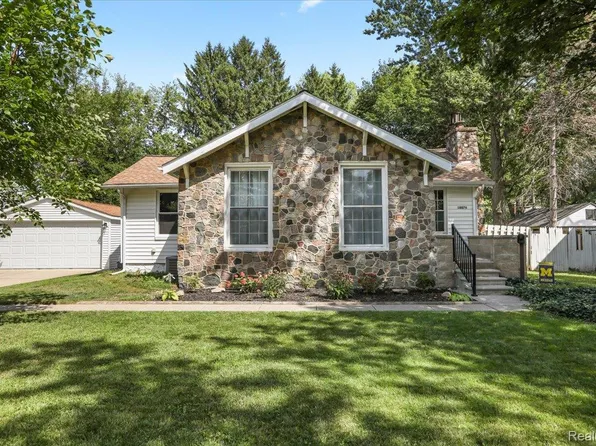 18876 Lennane, Redford, MI 48240