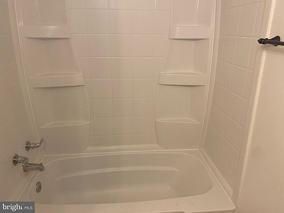 5th image of 12213 Peach Crest Dr #904-F