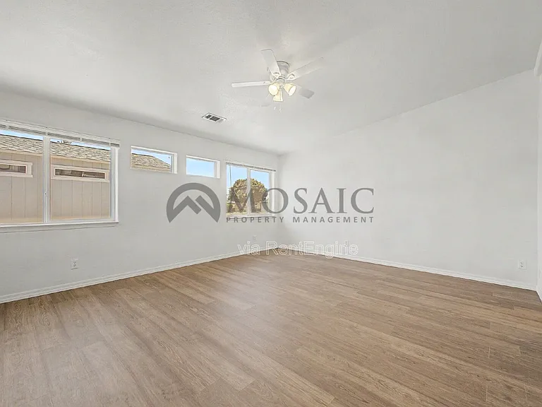 1625 S 74th St — Photo 21