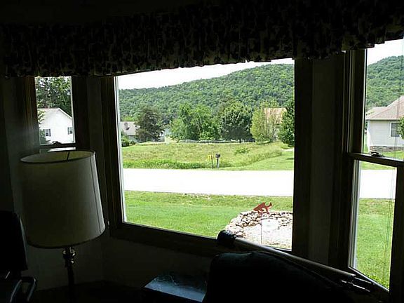 4th image of 19 Bandy Dr