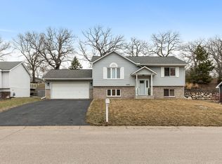 2293 Valley View Ave E, Maplewood, MN 55119