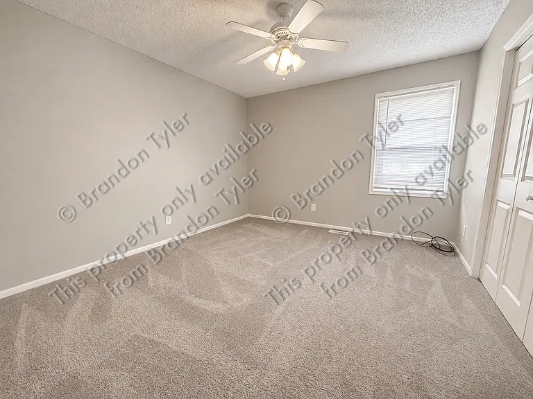 701 S 40th St — Photo 10