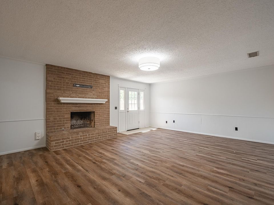 1st image of 4904 Yale St APT A