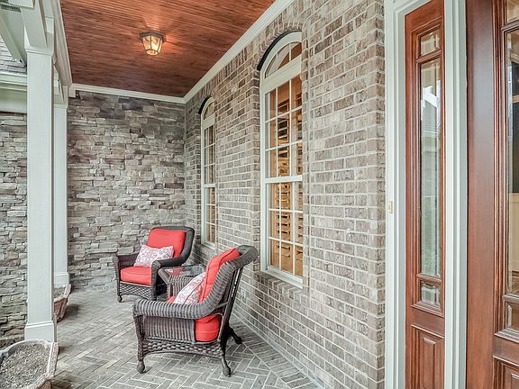 3rd image of 628 Burghley Ln