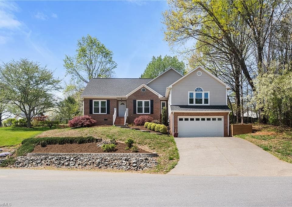 1st image of 1010 Norwood Ln