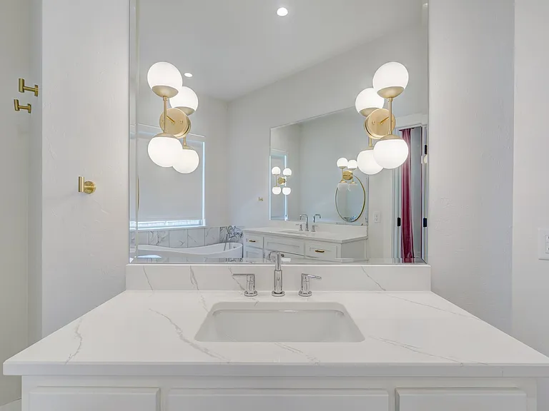 101 Pont Neuf Ct — Photo 32