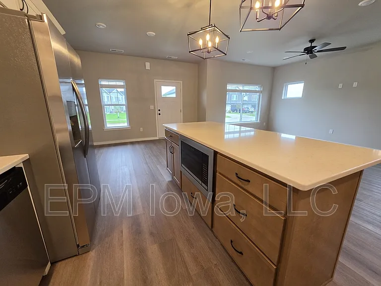 2311 Water Tower Pl — Photo 4