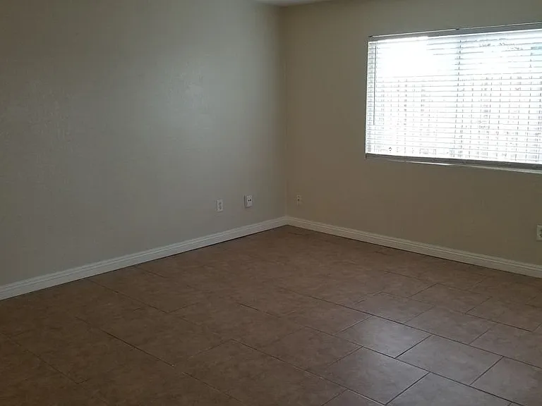 1011 Padre St. #A - Townhouse Style Apartment — Photo 6