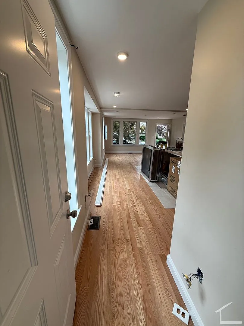 Brand new Listing in Allston Sept 15th move in — Photo 2