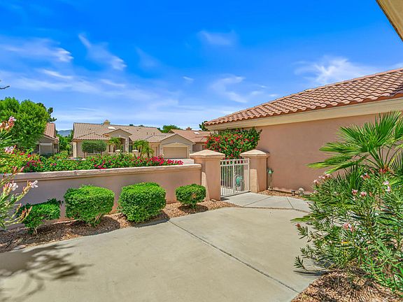 2nd image of 37232 Pineknoll Ave