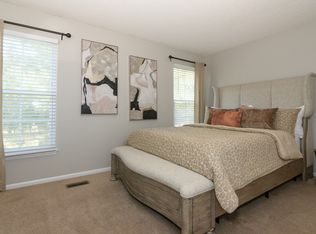 9326 Pondside Ln, Charlotte, NC 28213