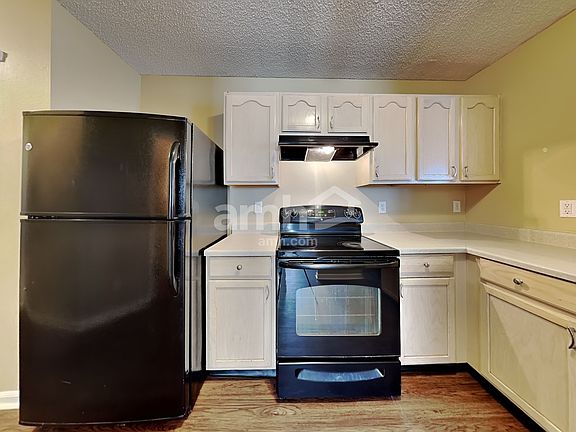 3rd image of 10628 Glenayr Dr