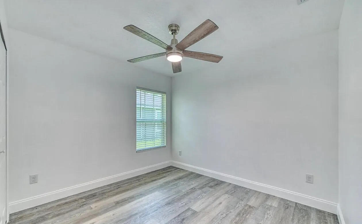 4 bed, 2100 sqft, $1,700 — Photo 2