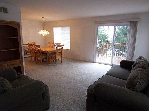 Living/dining rm